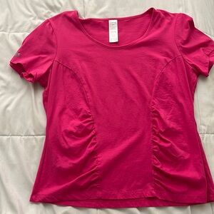Curves women’s size medium hot pink t shirt. Great condition